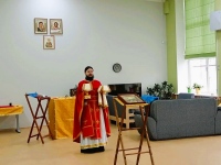 Литургия и просветительская беседа о святых Кирилле и Мефодии объединила особые семьи